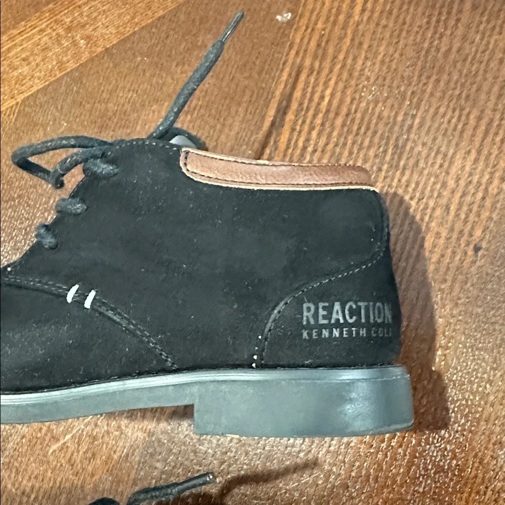 Kenneth Cole Reaction Boys Shoes Size 1